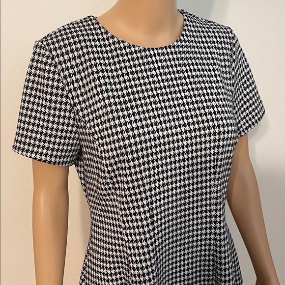 NWT Express Knit Black & White Houndstooth Check Dress - Picture 6 of 15